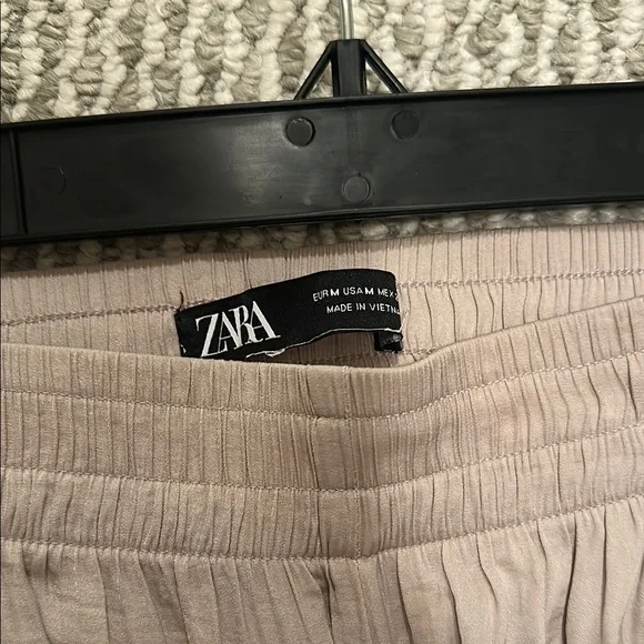 Zara Pleated Wide Leg Pants in Light Beige - Picture 3 of 5